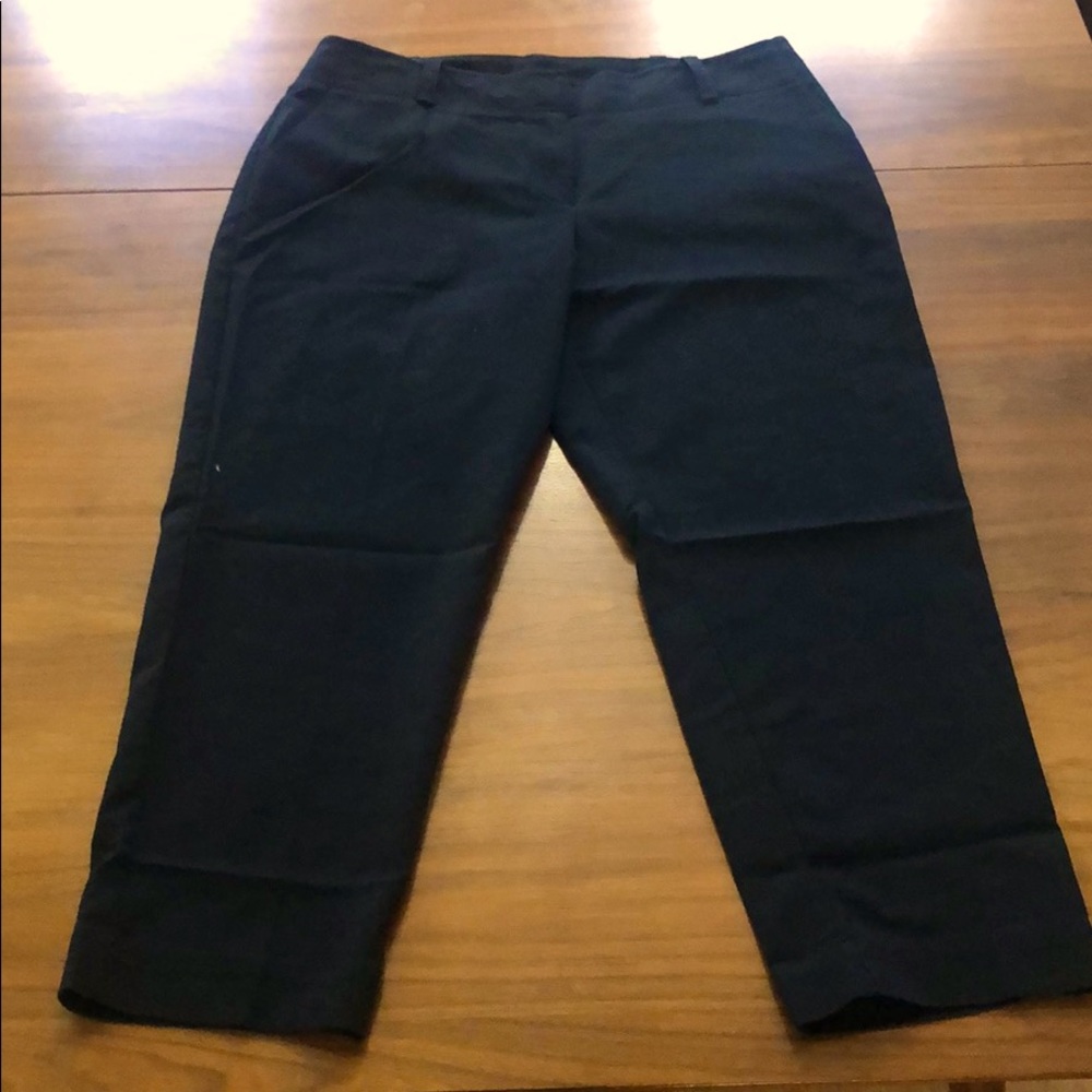 Prologue Cropped Black Trousers EUC